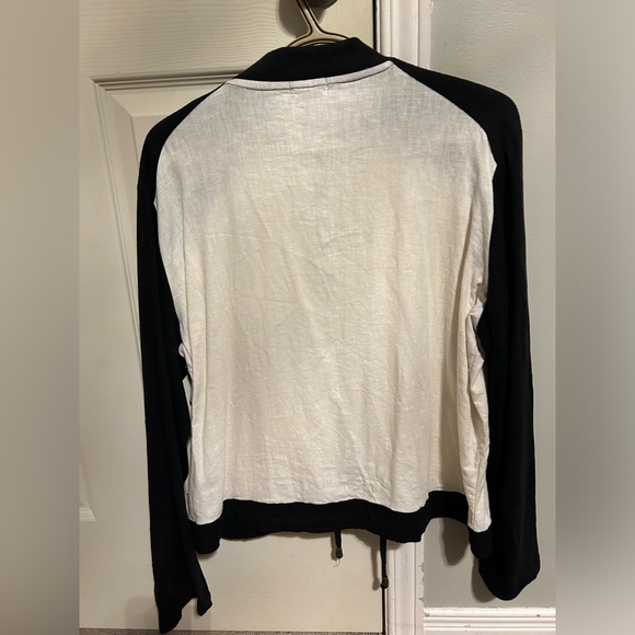 Just Living women’s large light zip up black and white jacket. - Picture 3 of 6